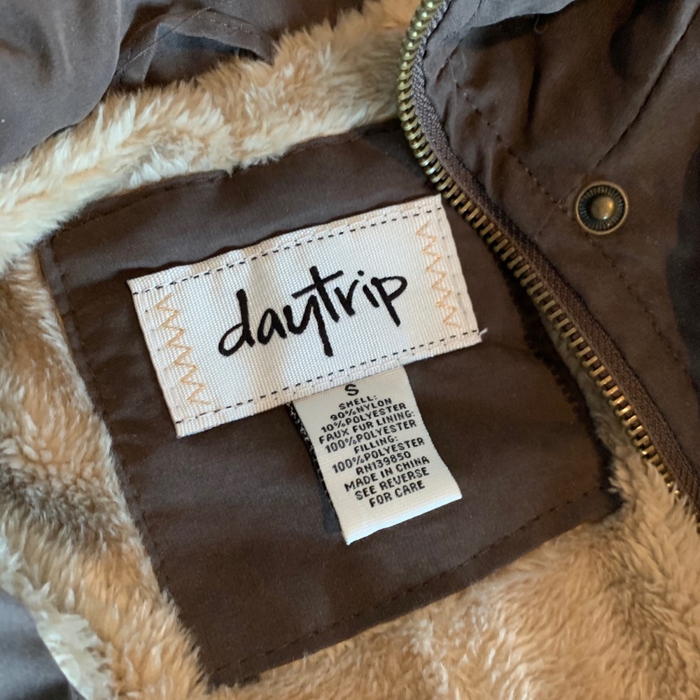 Women’s Daytrip Vest - Picture 7 of 7